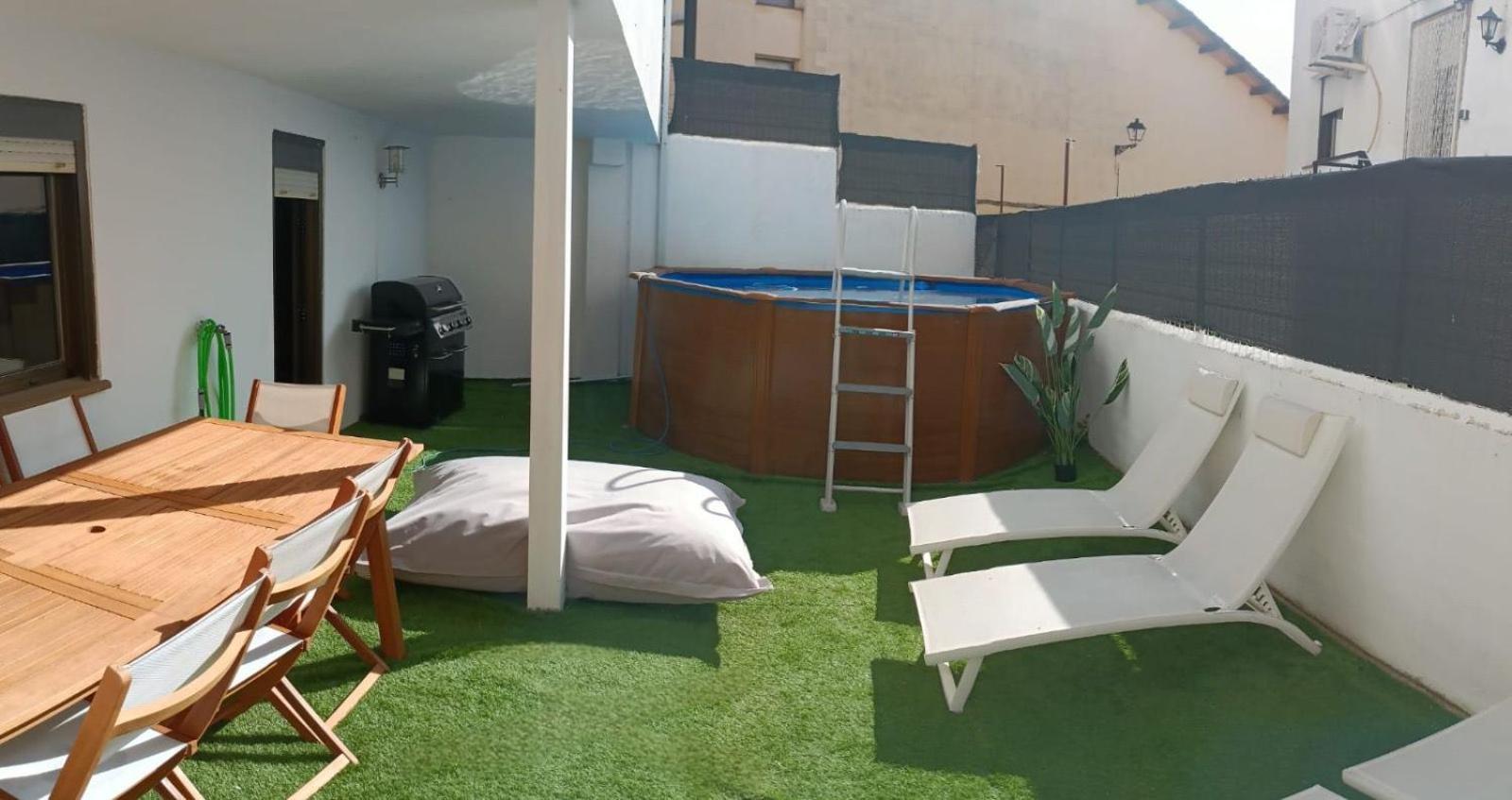Villahomes Villanueva De La Vera Exterior foto